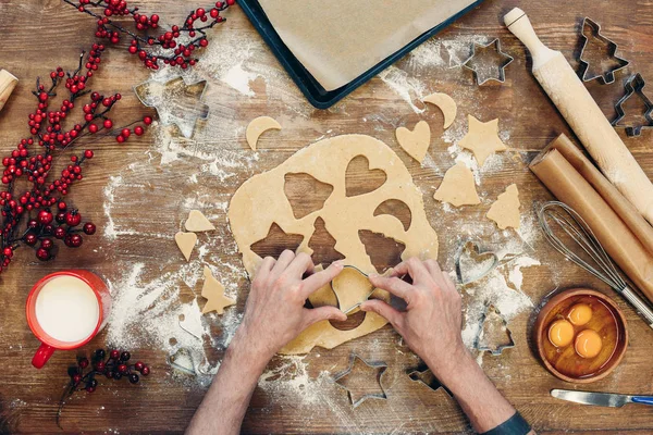 Weihnachtsplätzchen zubereiten — Stockfoto