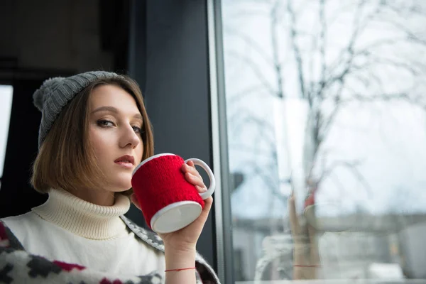 Girl drinking tea — Stock Photo