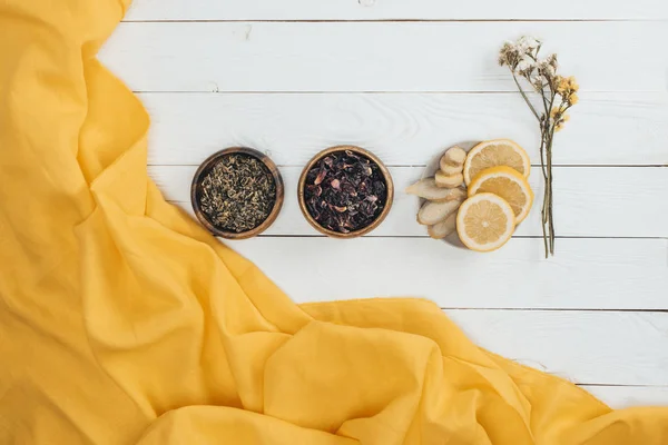 Dry tea and lemon with ginger — Stock Photo