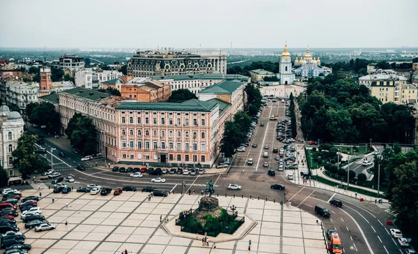 Vista aérea del antiguo distrito central de la ciudad de Kiev, Ucrania - foto de stock
