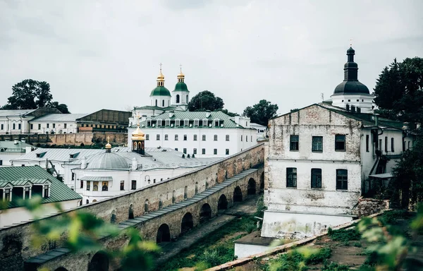 Beautiful old buildings of Kiev Pechersk Lavra church, Ukraine — Stock Photo
