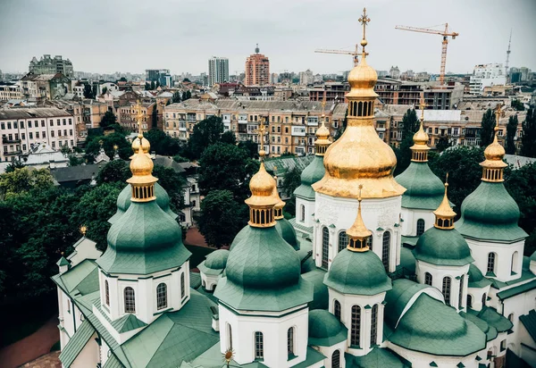Aerial view of Kiev Pechersk Lavra church against beautiful city, Ukraine — Stock Photo