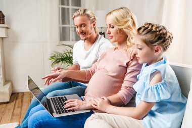 Ailesi dizüstü evde kullanma 