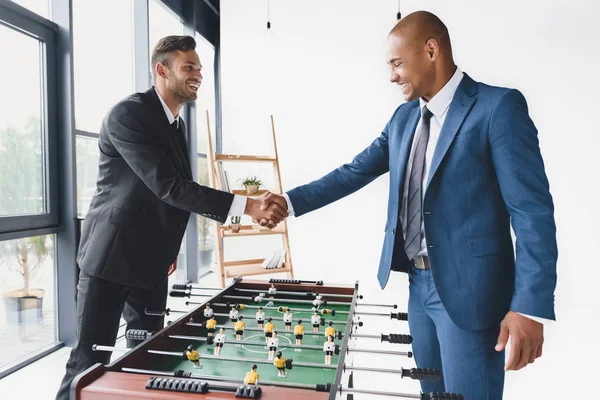 Businessmen shaking hands — Stock Photo, Image