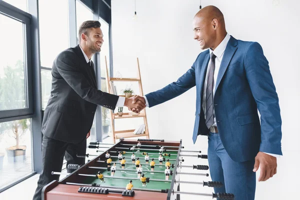 Businessmen shaking hands — Stock Photo, Image