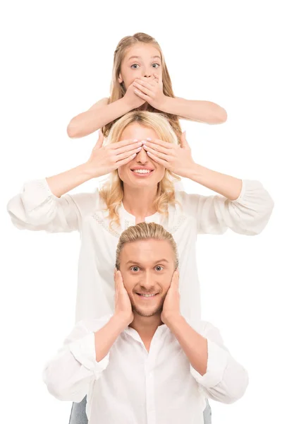 Retrato de la familia de pie en la pirámide - foto de stock