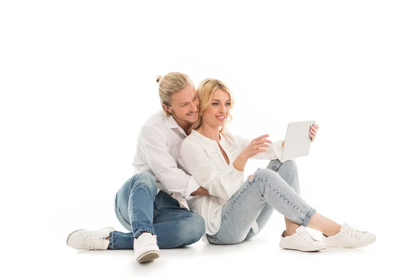 Couple using tablet — Stock Photo