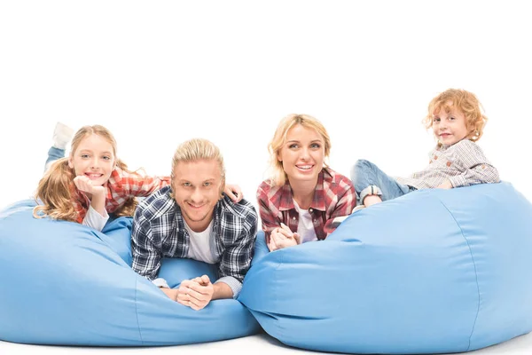 Famille souriante — Photo de stock