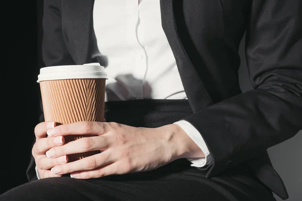 Επιχειρηματίας έχοντας διάλειμμα για καφέ — Φωτογραφία Αρχείου