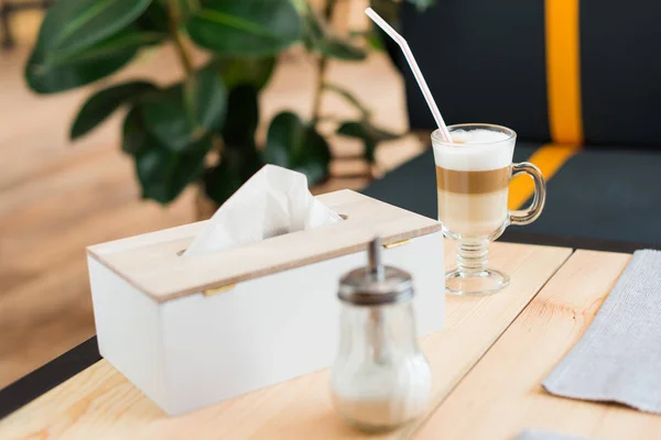 Кофе латте в кафе — стоковое фото