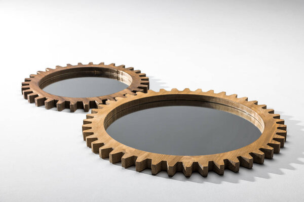 Два деревянных зубца
