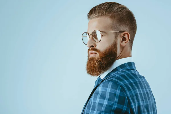 Hombre en gafas de vista con peinado elegante — Foto de Stock