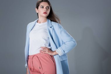 Mavi hendek kız