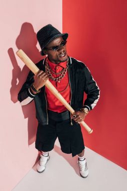 Afro-Amerikan erkek sopası ile