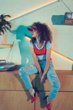 şapkalı genç moda kadın