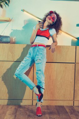 hip şişesi ile moda kadın