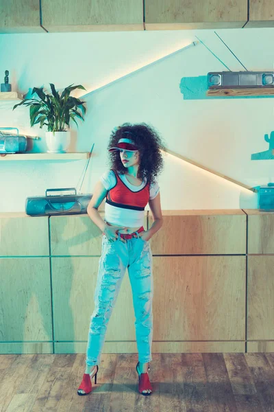 çekici kadın şık giyim