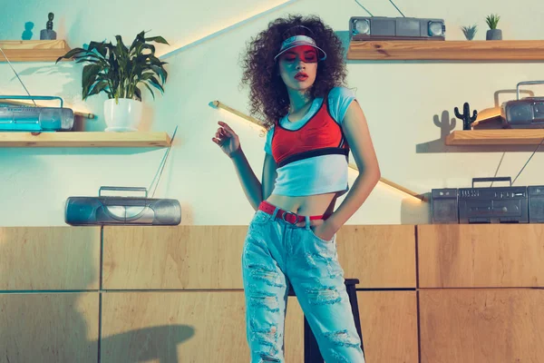 şapkalı genç moda kadın