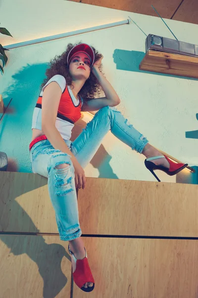 şapkalı genç moda kadın