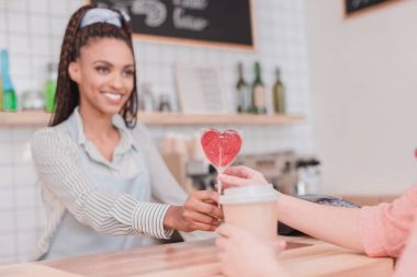 Barista veren istemci lolipop