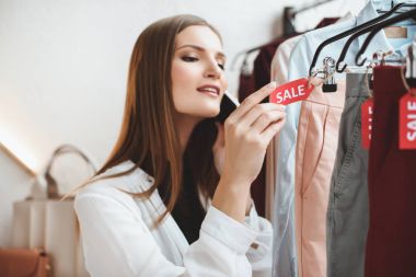 giysileri butik indirim ile 