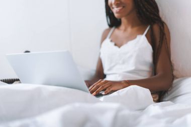 Laptop Kullanılıyor