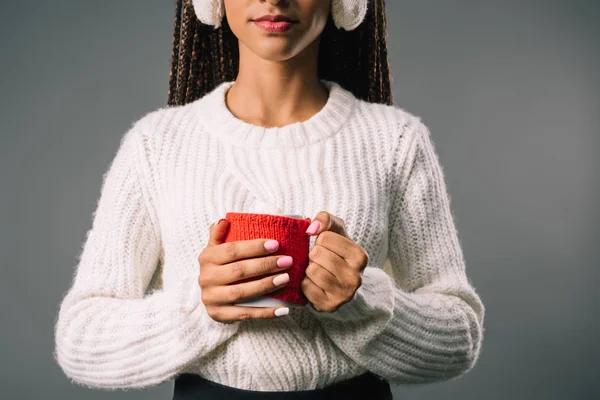 Africano americano ragazza in possesso di tazza — Foto Stock