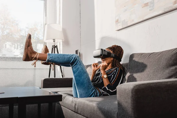 Woman in vr headset — Stock Photo, Image