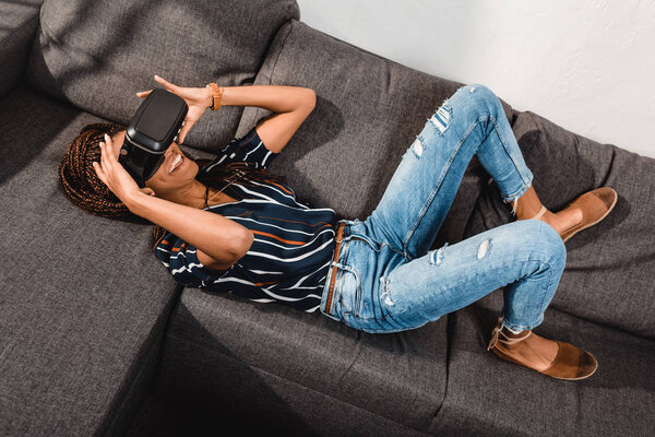 Woman in vr headset — Stock Photo, Image
