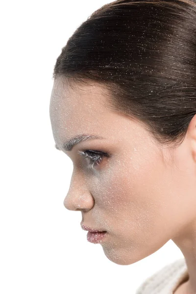 Mulher bonita com geada no rosto — Fotos gratuitas