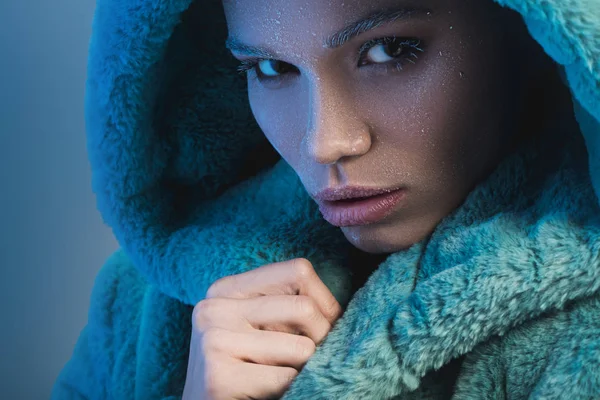 Fashionable woman covered in frost — Stock Photo, Image