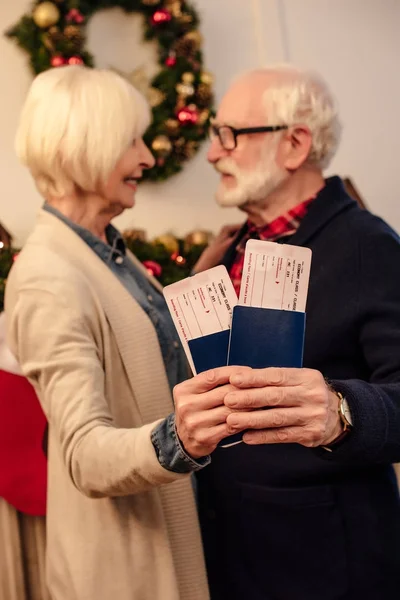 Passports and air tickets — Stock Photo, Image