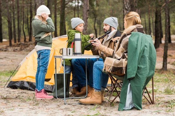 Familj Camping — Stockfoto