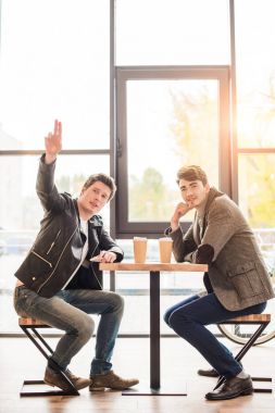 Garson için soran adam