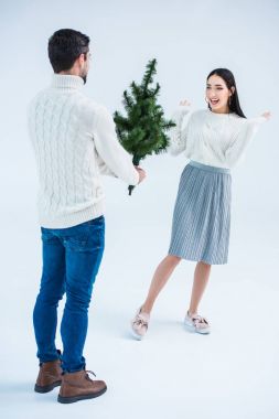 şaşırtıcı kız arkadaşıyla Noel ağacı dostum
