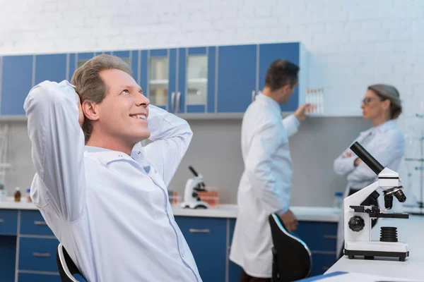 Medical workers in laboratory — Stock Photo, Image