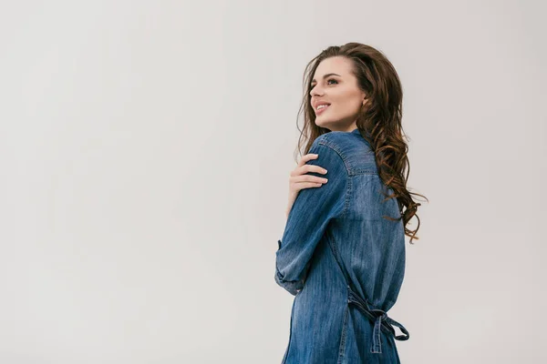 Menina bonita em camisa jeans — Fotografia de Stock