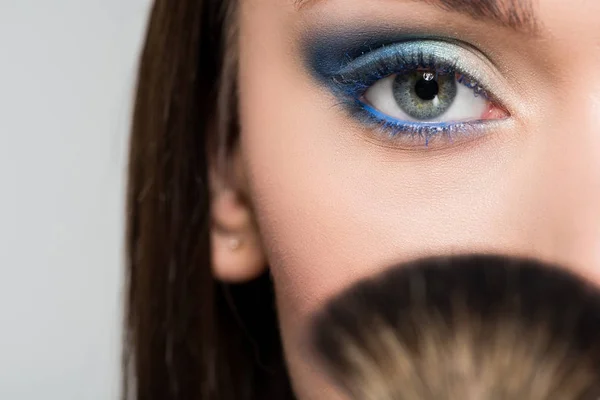 Nő a eyeshadows kék — Stock Fotó