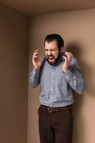 Yelling stressed man — Stock Photo, Image