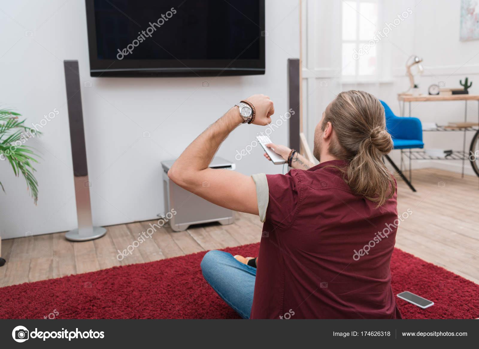 TV İzlerken Yapılan Egzersizler TV İzlerken Yapılan Egzersizler