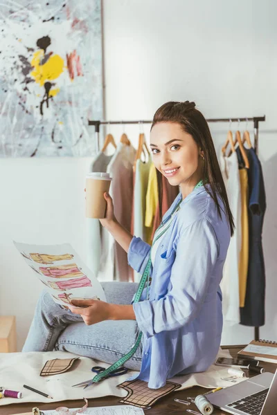 Happy Seamstress Sitting Table Coffee Sketches — Stock Photo, Image