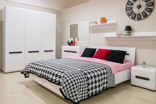 Aconchegante Interior Quarto Moderno Com Cama — Fotografia de Stock