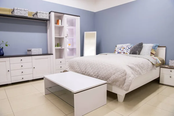 Gemütliches Modernes Schlafzimmer Mit Bett — Stockfoto