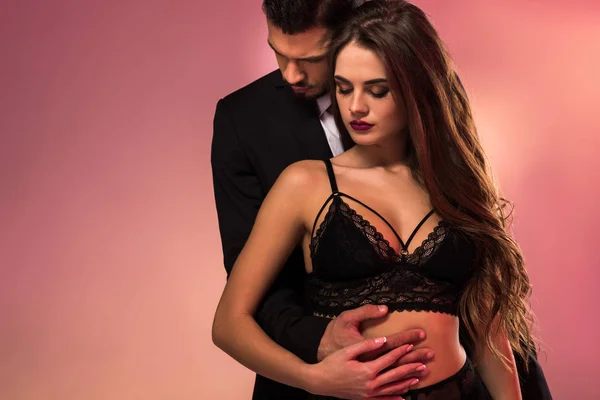 Succesvolle Zakenman Knuffelen Met Mooi Meisje Lingerie — Stockfoto