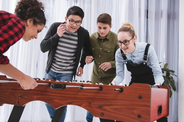 Feliz Alegre Adolescentes Jugando Futbol Mesa — Foto de Stock