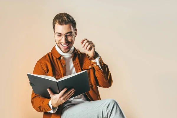 Portrait Cheerful Man Reading Notebook Isolated Beige — Stock Photo, Image