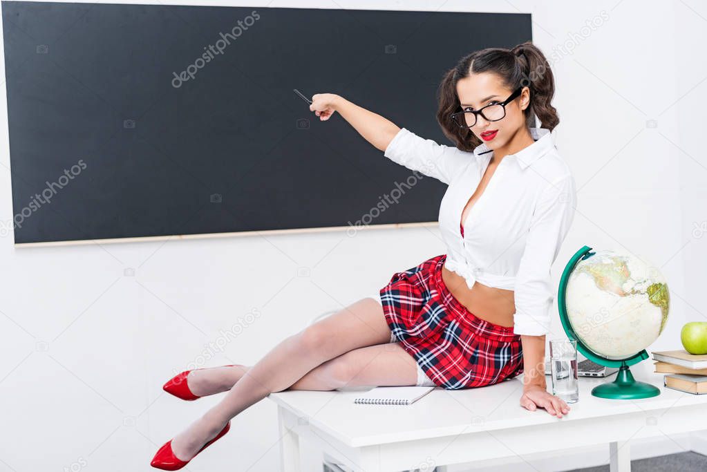 Junge SchulmäDchen Junge SchulmäDchen