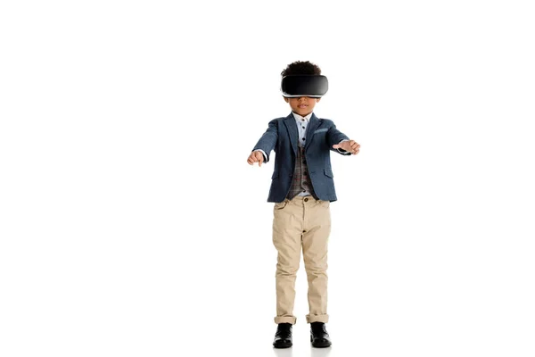 Afro Americano Menino Usando Fone Ouvido Isolado Branco — Fotografia de Stock