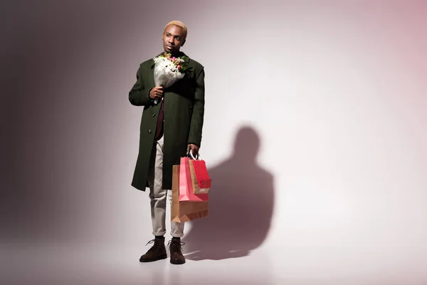 Stylish Young African American Man Holding Bouquet Flowers Bright Shopping — Stock Photo, Image