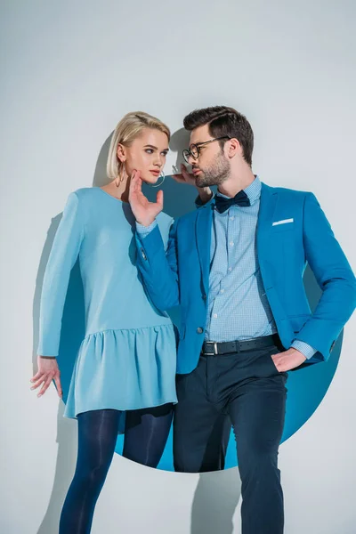 Stylish Young Couple Love Looking Each Other While Standing Aperture — Stock Photo, Image